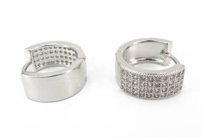 Picture of Women's earrings with zircons
