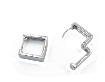 Picture of Women's steel earrings with an angle