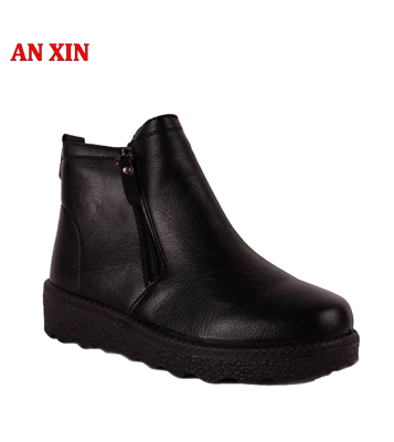 Picture of Women's boot with fur on the inside leather